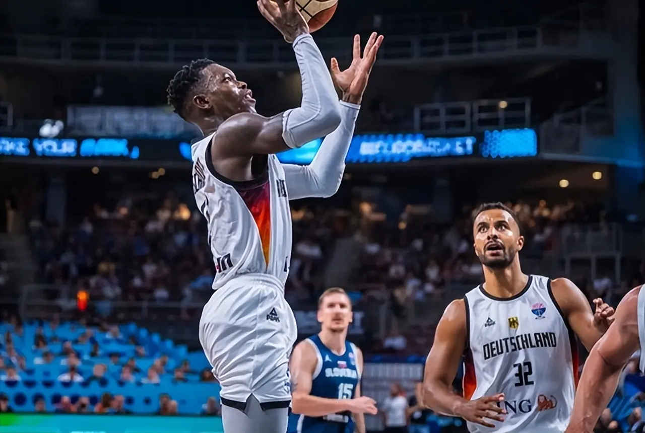 德国队紧咬 德国队紧咬