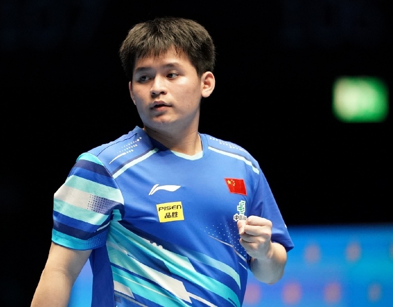 雨果VS弗 雨果VS弗