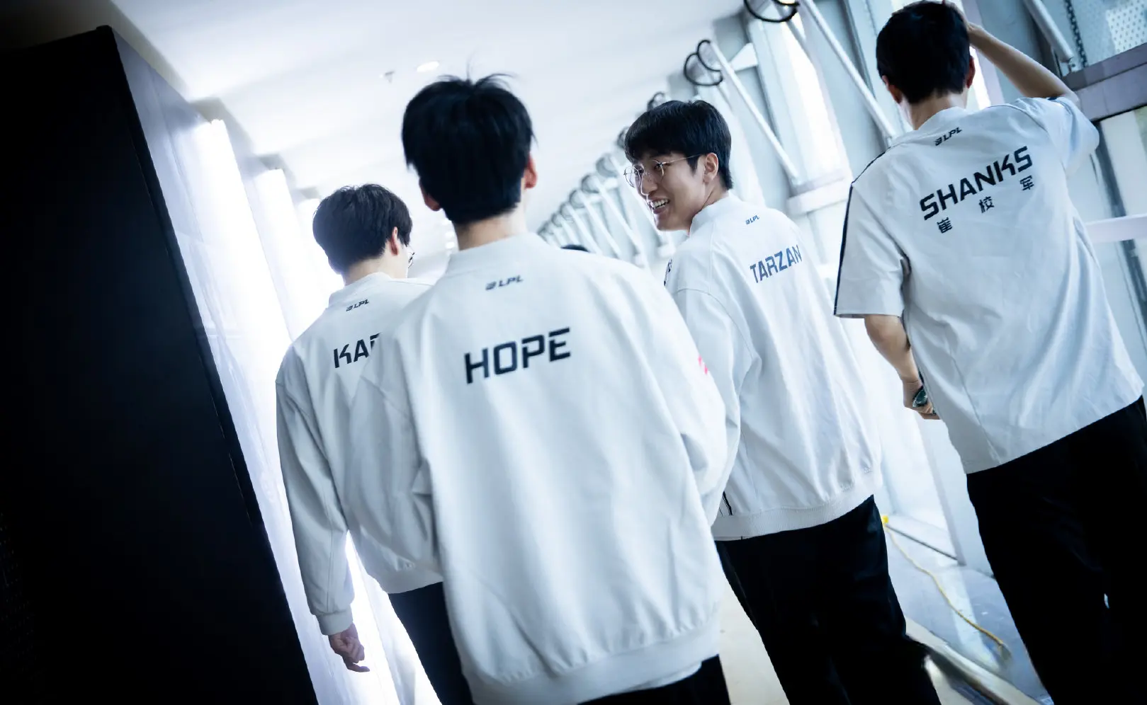 amp, 全发挥不出, 却被kae amp, 全发挥不出, 却被kae